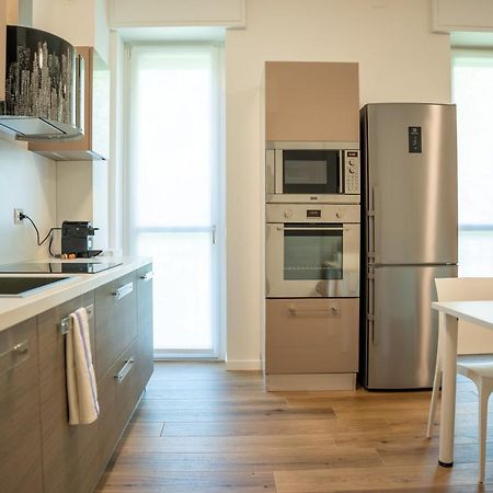 Апартаменти 15Min Metro Duomo - Rho Fiera - Skyscraper Kitchen Мілан Екстер'єр фото