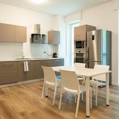 Апартаменти 15Min Metro Duomo - Rho Fiera - Skyscraper Kitchen Мілан Екстер'єр фото