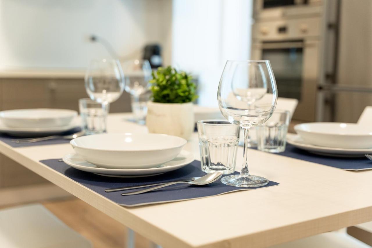 Апартаменти 15Min Metro Duomo - Rho Fiera - Skyscraper Kitchen Мілан Екстер'єр фото